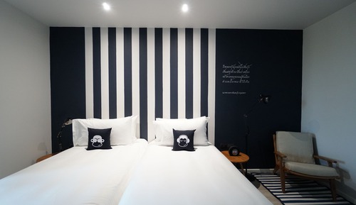 Deluxe Twin Bed