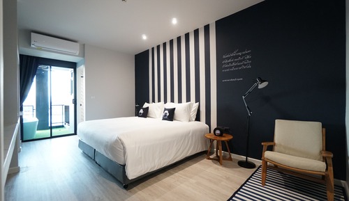 Deluxe Double Bed with Outside Bathtub