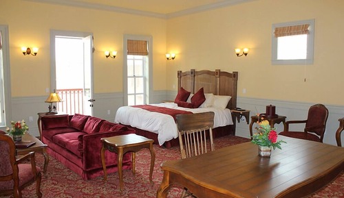 Suite, 1 King Bed, Balcony