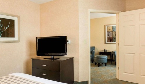 Suite, 1 Queen Bed, Accessible, Non Smoking (Efficiency, Roll-In Shower)