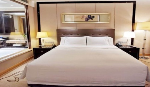 Grand Deluxe King Room