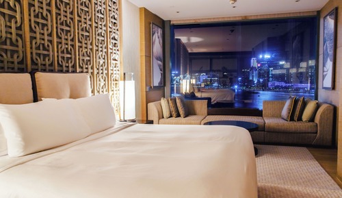 Grand Riverside Suite
