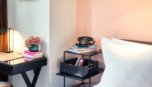 Room (Sir Boutique)