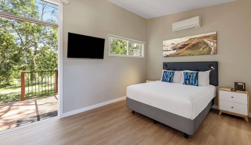 Studio Villa with Jetted Tub