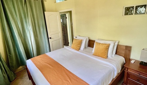 Deluxe Garden Suite