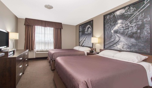 Business Room, 2 Queen Beds, Non Smoking