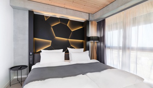Suite, City View