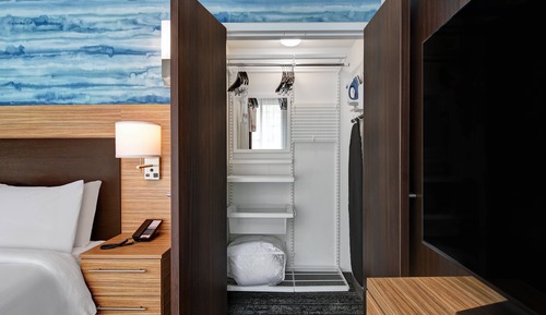 Suite, 1 Bedroom (Mobility Accessible, Roll-In Shower)