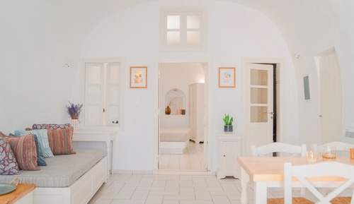 Honeymoon Cave Suite with Outdoor Jacuzzi
