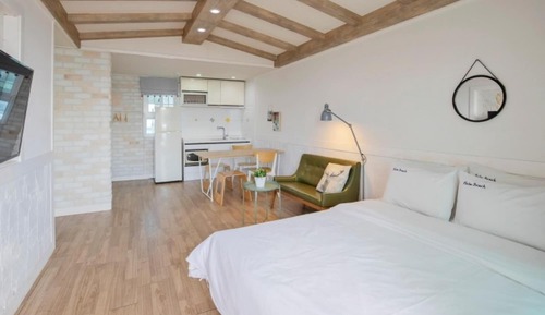 Room (203 Whirlpool Spa)