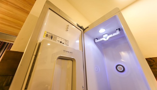 Room (VIP (massage bed large bathtub styler)