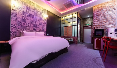 Room (Ace A)