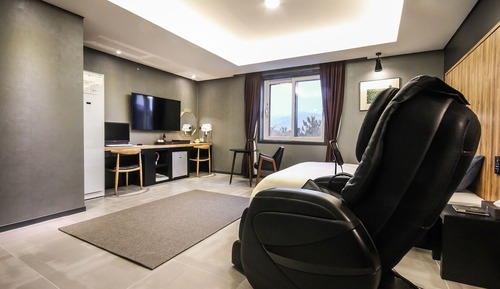 Room (Premium (disposable sanitary bedding))