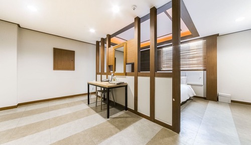 Room (SUITE TWIN (double + single))