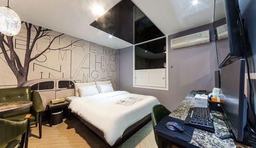 Room (Standard - Gaming Couple PC (RTX3060 )