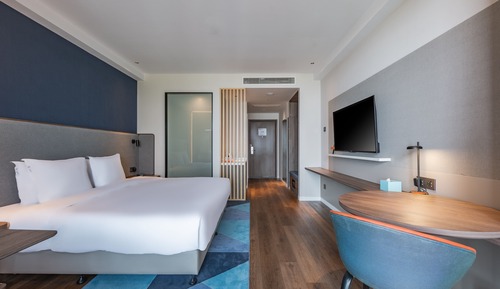 Standard Room, 1 King Bed