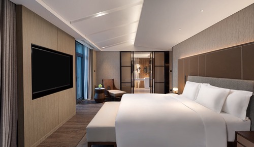 Premium Room, 1 King Bed, Lake View