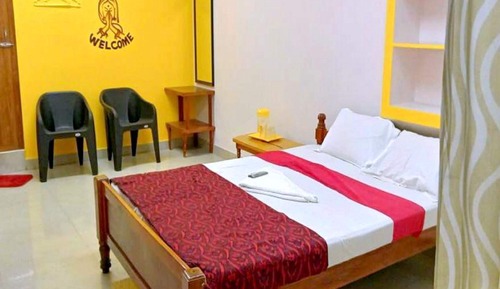 Deluxe Double Room (AC)