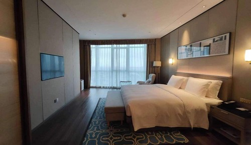 Executive Suite, 1 King Bed, Non Smoking