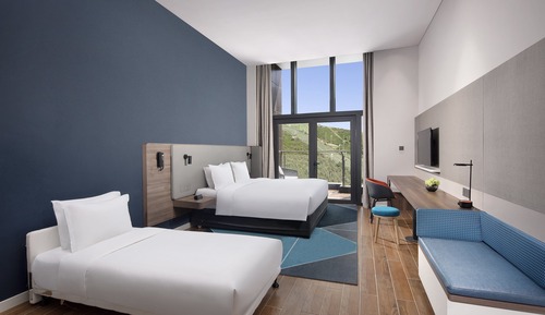 1 King and 1Single Beds Standard