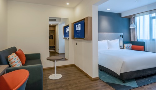 Double Room, 1 King Bed