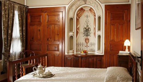 Antique Single Room, Garden View