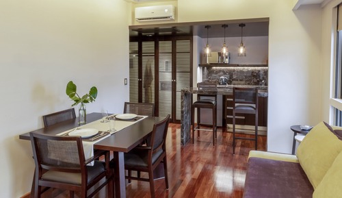 Suite, 1 King Bed (VIP)