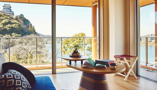 Suite, 2 Twin Beds, Corner (Castle View)