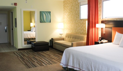 Studio, 1 King Bed, Accessible, Bathtub