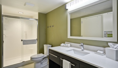 Suite, 1 Queen Bed, Accessible, Non Smoking (Mobility & Hearing)