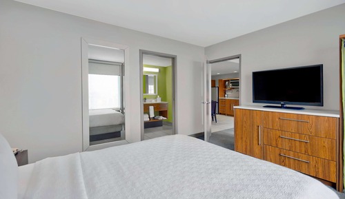 Suite, 1 Queen Bed, Non Smoking