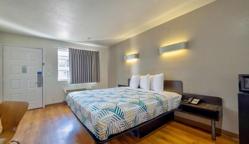 Standard Room, 1 Double Bed, Accessible, Non Smoking