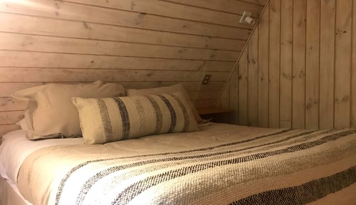 Standard Cabin (4 Adults)