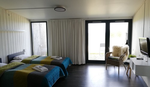 Standard Studio, 2 Twin Beds, Partial Sea View