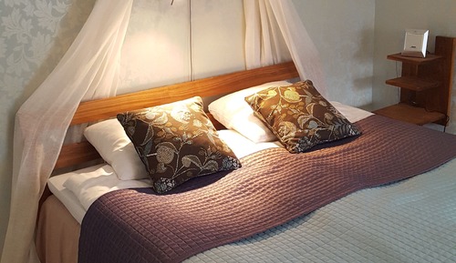 Suite, Private Bathroom