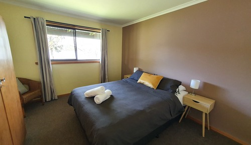 Classic Cabin, 2 Bedrooms, Lake View