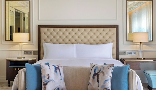Premier Room, 1 King Bed, Non Smoking, City View