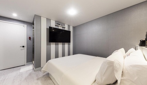 Room (Standard room (Netflix available in a)