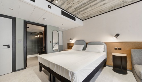 Superior Room, City View