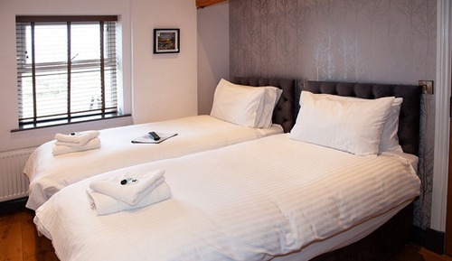 Superior Twin Room, Ensuite