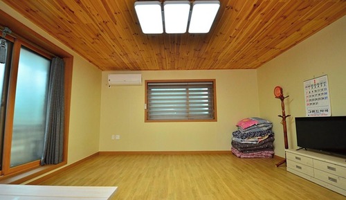 Room (Room 103 Lilac (Individual Terrace On)