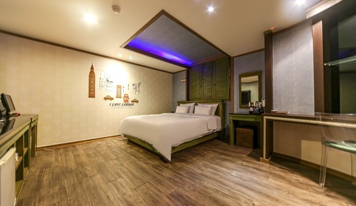 Room (Semi-Special Room)