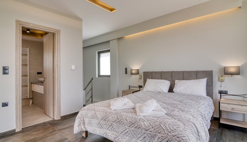 Family House, 2 Bedrooms, 2 Bathrooms (Serenity Suites Sea View 3)