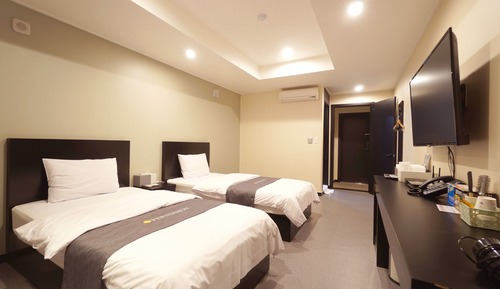 Standard Twin Room (Single+Single)