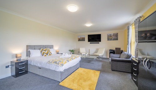 Superior Suite, Ensuite (Thatchers )