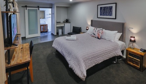 Superior Double Room, 1 Queen Bed, Private Bathroom, Garden View
