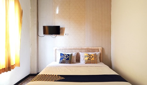 Economy Triple Room