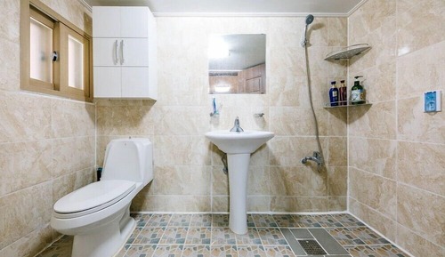 Room (Tongnamu Bang)