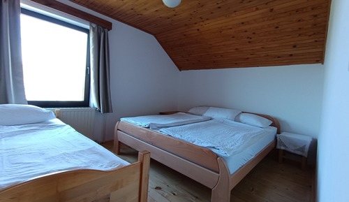 Basic Triple Room, Ensuite