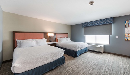 Room, 2 Queen Beds, Accessible, Bathtub